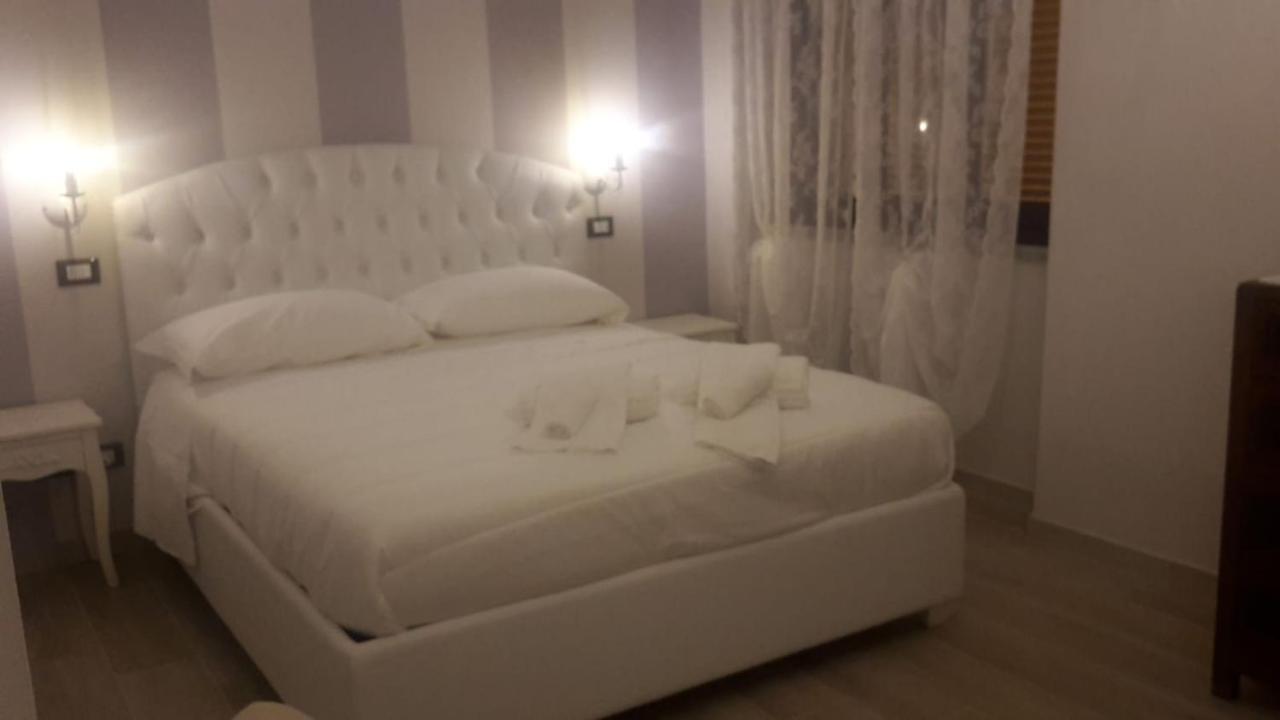Bed and Breakfast Brezza Marina Марина-ди-Каррара Экстерьер фото